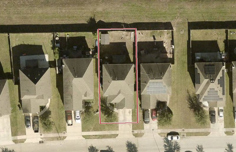 Aerial photo of 15607 Sheldon Ridge Way, lot outlined in red