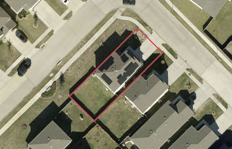 Aerial photo of 17887 Pumpkin Vine Dr, lot outlined in red