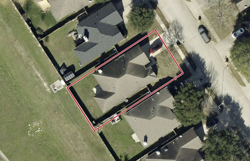 Aerial photo of 24015 Floragate Dr, lot outlined in red