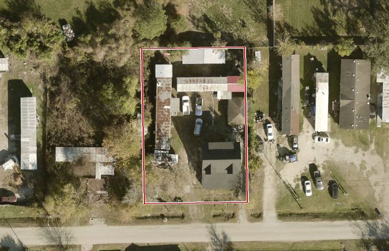 Aerial photo of 212 Vann Rd, lot outlined in red