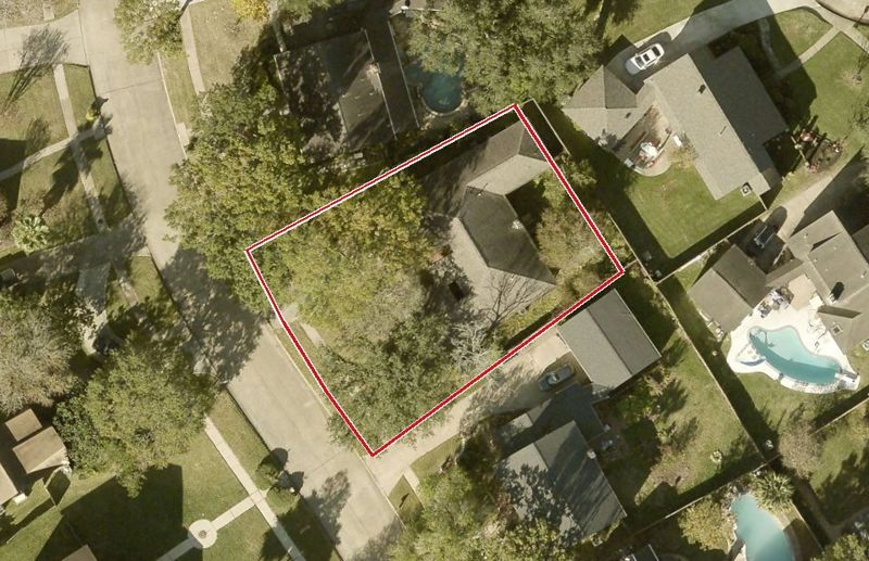 Aerial photo of 1010 Baronridge Dr, lot outlined in red
