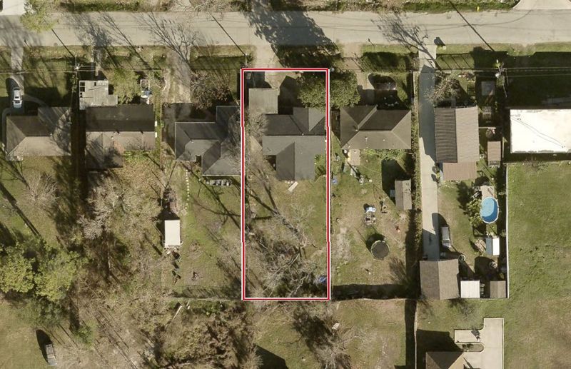 Aerial photo of 7006 Landor St, lot outlined in red