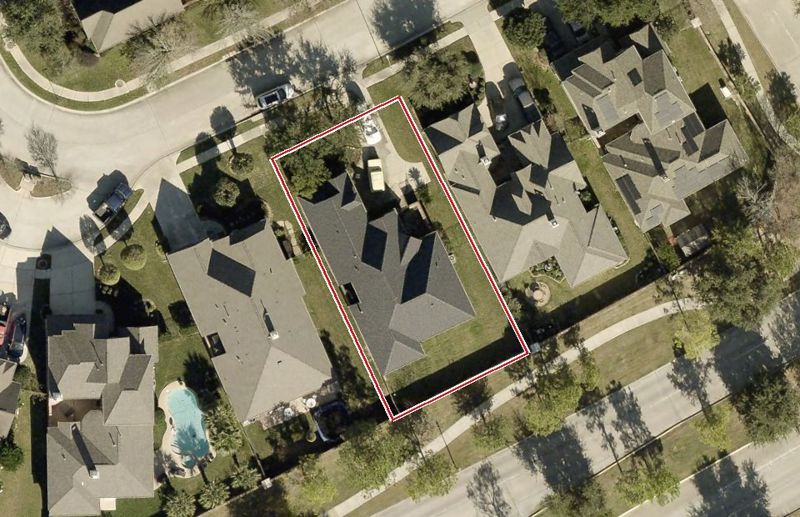 Aerial photo of 9214 Indian Lodge Ln, lot outlined in red