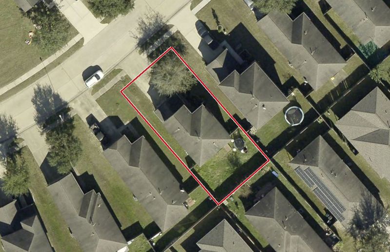 Aerial photo of 10814 Creek Mist Dr, lot outlined in red