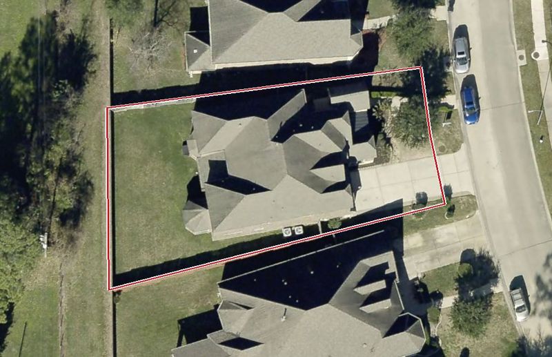 Aerial photo of 22335 Sawmill Ranch Dr, lot outlined in red