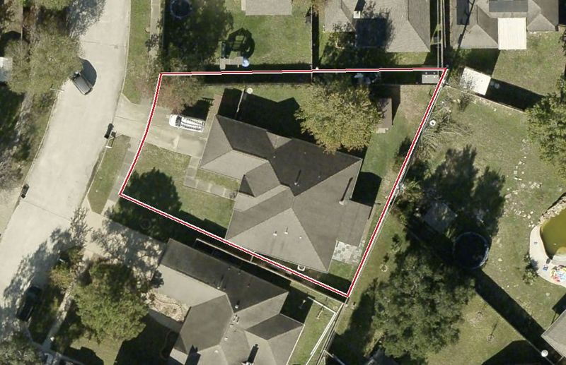 Aerial photo of 2334 Foundary Dr, lot outlined in red