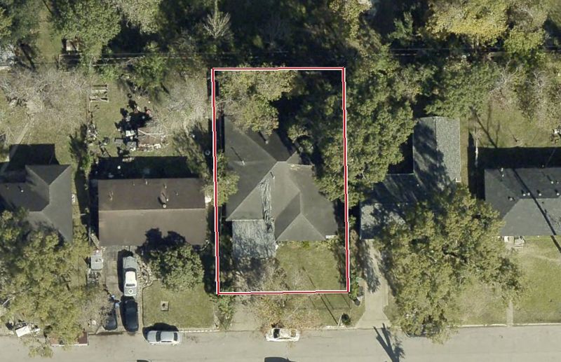 Aerial photo of 5839 Belneath St, lot outlined in red
